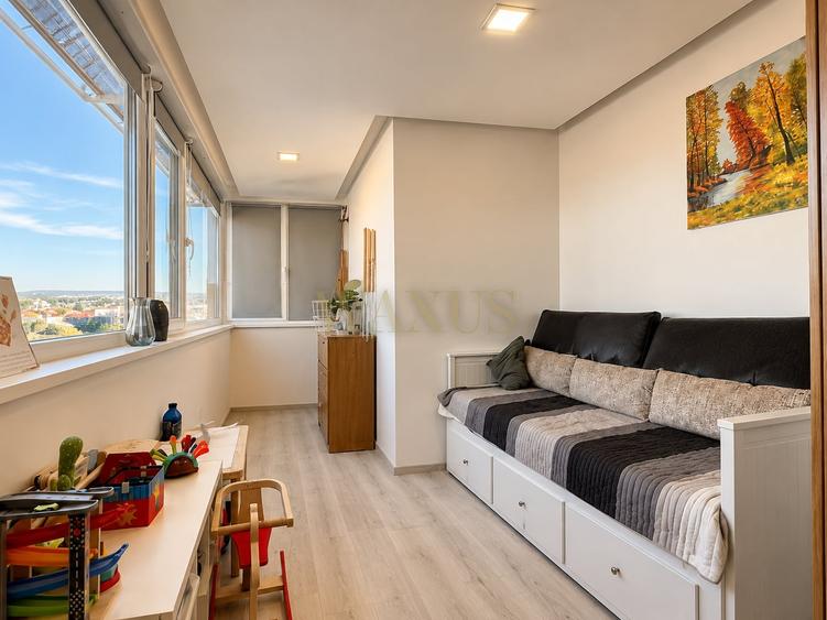 Apartament cu 3 camere semidecomandat, mobilat în Sânnicoară
