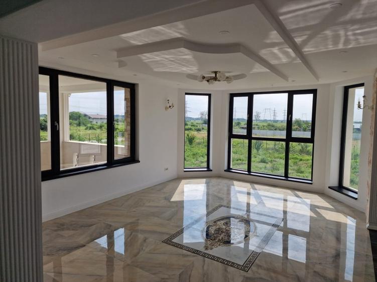 Apartament cu 5 camere decomandat în Central