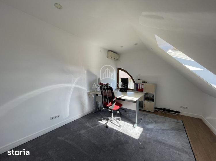 Casă cu 7 camere cu Teren 240 Mp în Feleacu