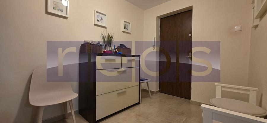 Apartament cu 4 camere decomandat, mobilat în Decebal