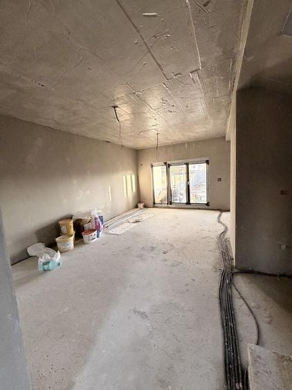 Casă cu 4 camere în Dumbrăvița