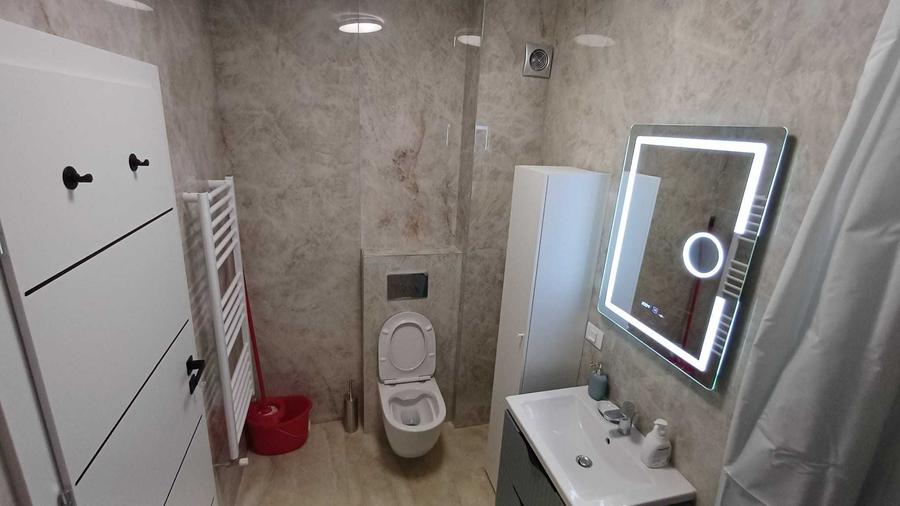 Apartament cu 2 camere decomandat în Runcu