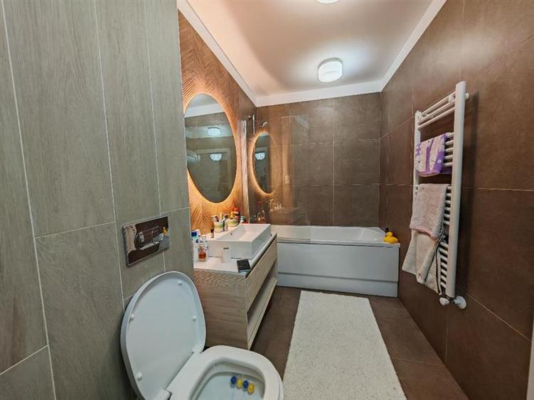 Apartament cu 3 camere decomandat, mobilat în Astra