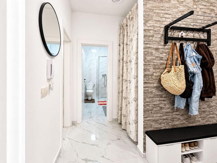 Apartament cu 2 camere decomandat, mobilat în Giroc