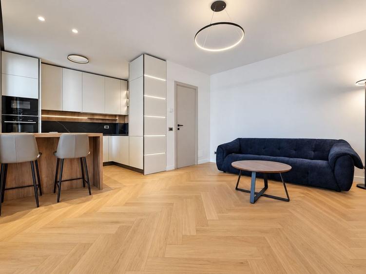 Apartament cu 2 camere, mobilat în Central