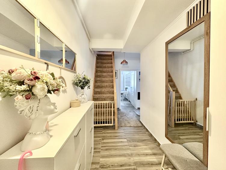 Apartament cu 4 camere decomandat, mobilat în Calea Urseni