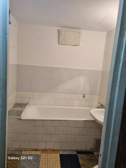 Apartament cu 3 camere semidecomandat în Liviu Rebreanu