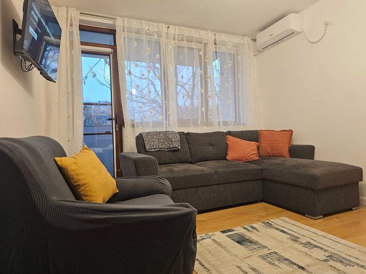 Apartament cu 3 camere semidecomandat în Central