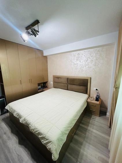 Apartament cu 2 camere semidecomandat, mobilat în Sud