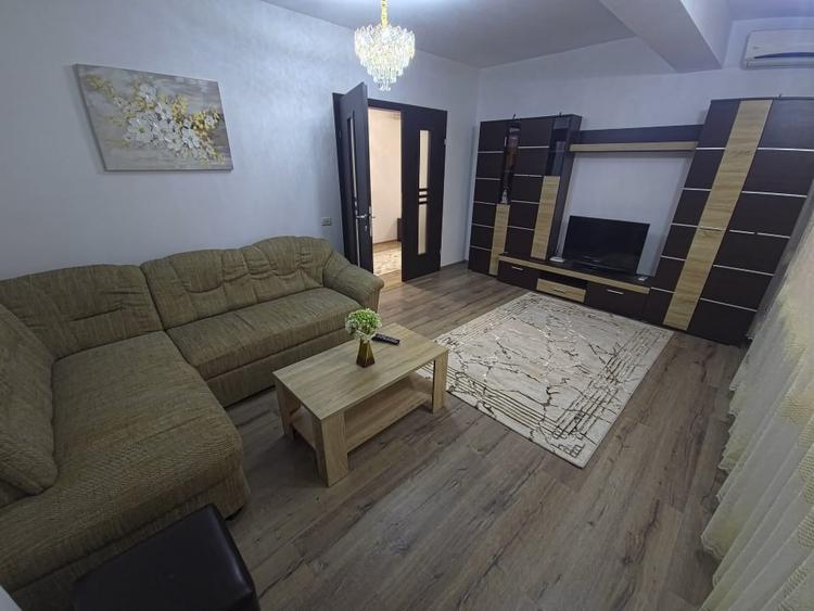 Apartament cu 2 camere decomandat, mobilat în Delfinariu
