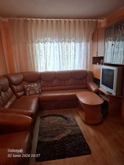 Apartament cu 3 camere semidecomandat în Central