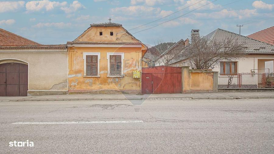 Teren intravilan 500 mp intre case , construc?ie existenta in Ra?nov - 9