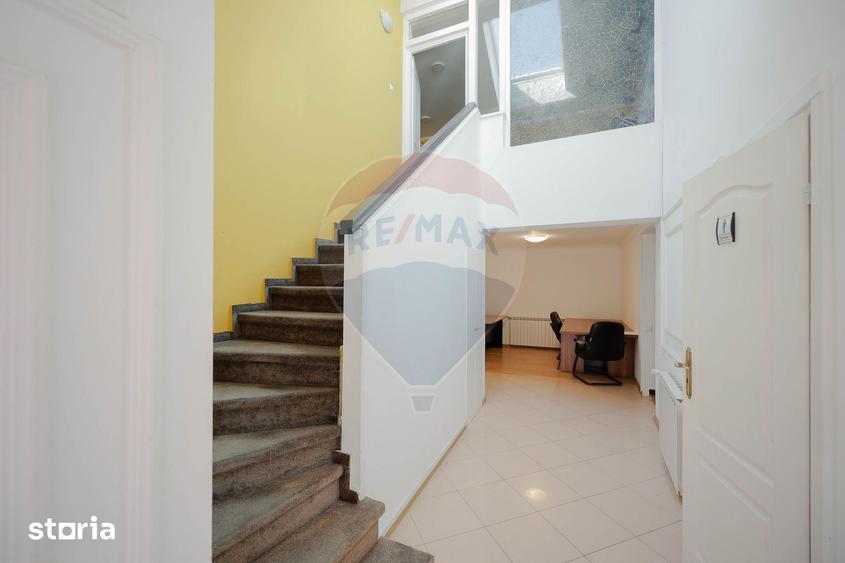 Casă cu Teren 380 Mp în Rogerius