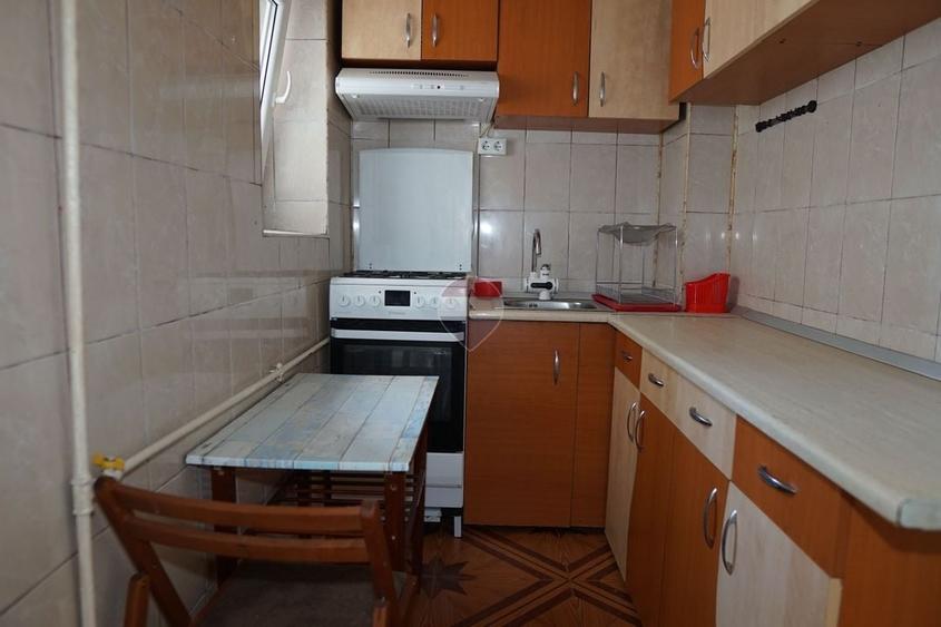 Apartament cu 2 camere decomandat, mobilat în Titan