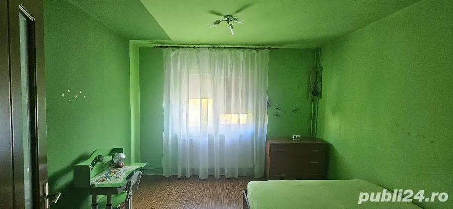 Apartament cu 3 camere decomandat în 1 Mai