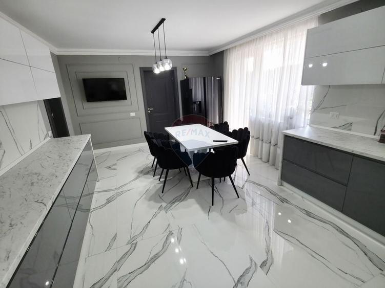 Apartament cu 5 camere de vânzare în zona Precista - 27