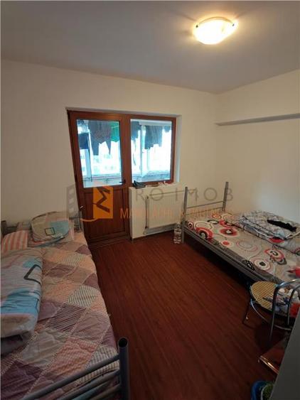 Apartament cu 4 camere decomandat în Unirii Sud