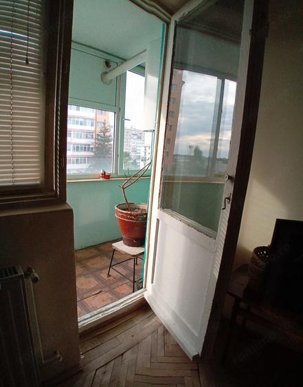 Apartament cu 2 camere decomandat în Micro 6