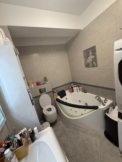 Apartament cu 3 camere decomandat, mobilat în Chiajna