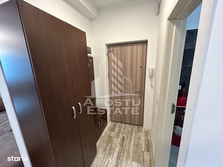 Apartament cu 3 camere semidecomandat în Central