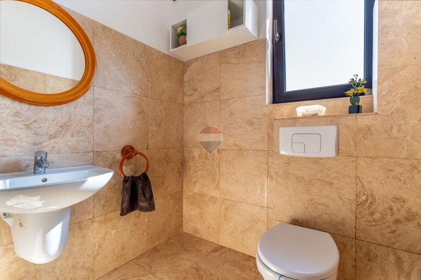 Casă individuală cu 5 camere cu Teren 1065 Mp în Rădaia