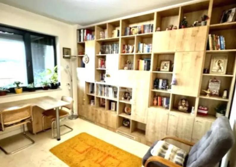 Apartament cu 5 camere decomandat, mobilat în Păcurari