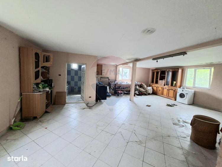 Casă cu 4 camere cu Teren 1088 Mp în Răcăciuni