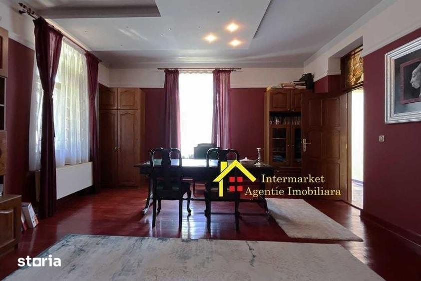Casă cu 4 camere cu Teren 598 Mp în Central