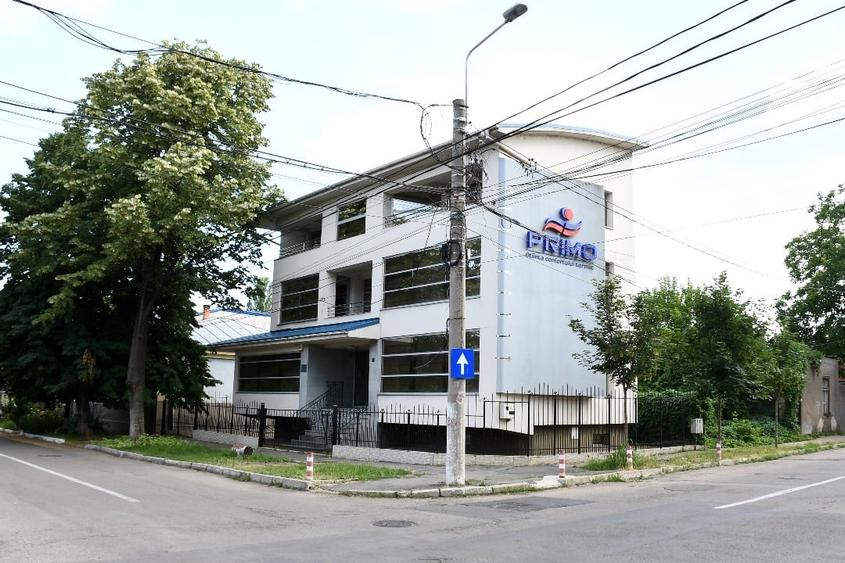 Birou, de 480 mp, în Central
