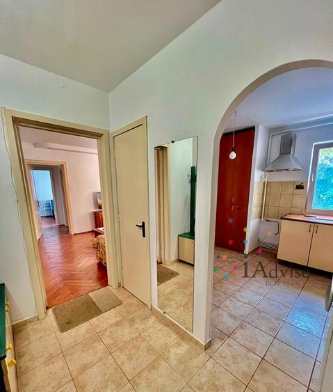 Apartament cu 3 camere semidecomandat, mobilat în Astra
