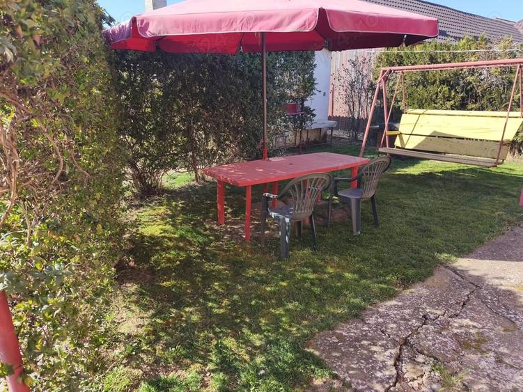 Casă cu 3 camere cu Teren 2000 Mp în Cihei