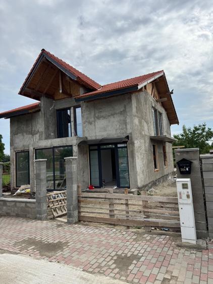 Casă cu 3 camere în Central