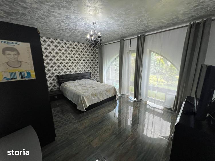 Casă cu 5 camere cu Teren 1700 Mp în Bucium
