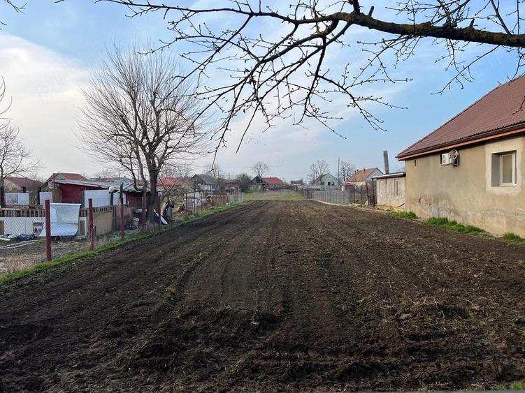 Teren de 964 mp, în Diniaș