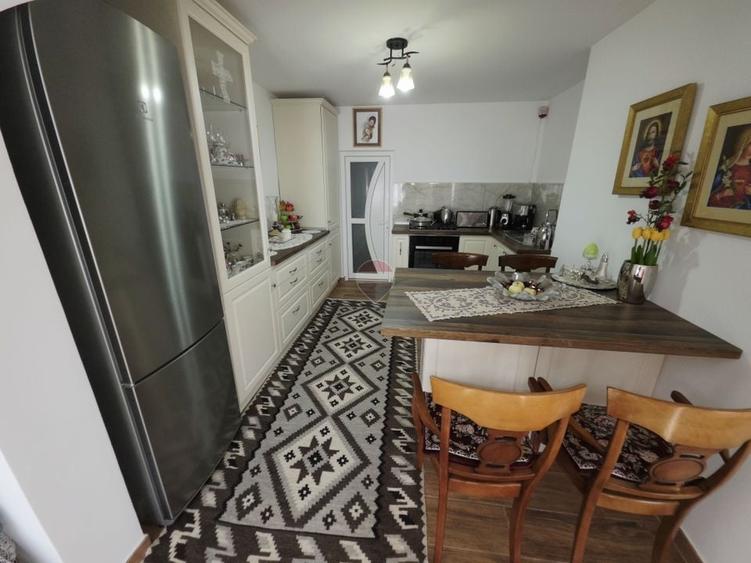 Casă individuală cu 3 camere cu Teren 2836 Mp în Zănești