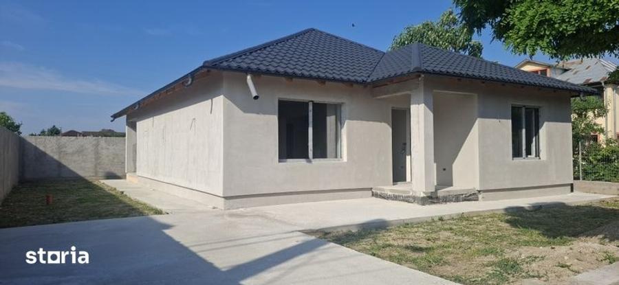 Casă cu 3 camere cu Teren 130 Mp în Sud