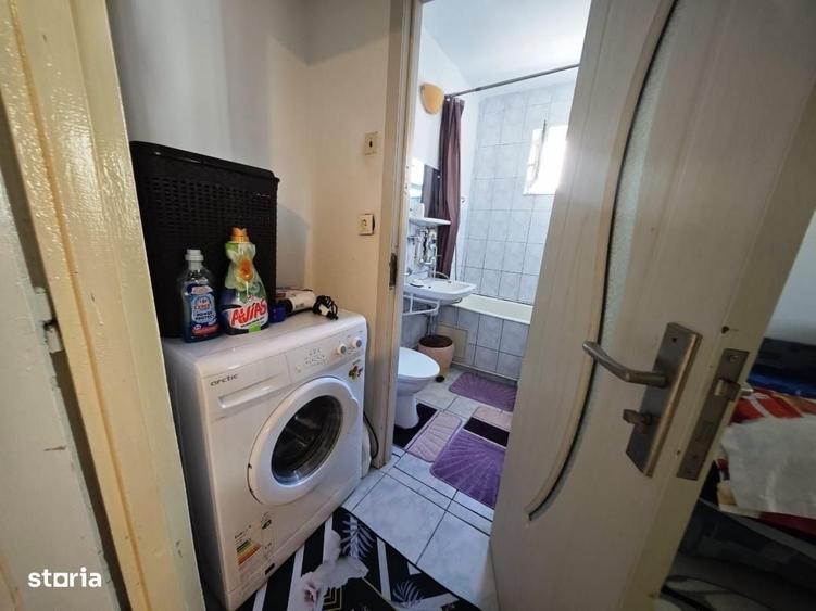 Apartament cu 2 camere semidecomandat în 13 Decembrie