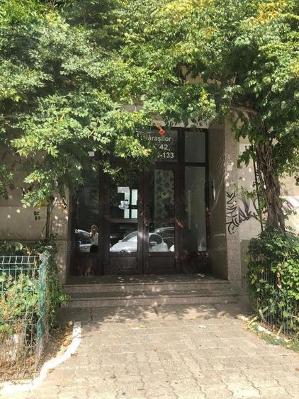 Garsonieră decomandată în Calea Călărașilor