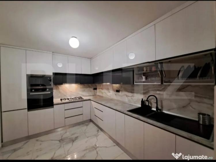 Casă cu 7 camere cu Teren 850 Mp în Șișești