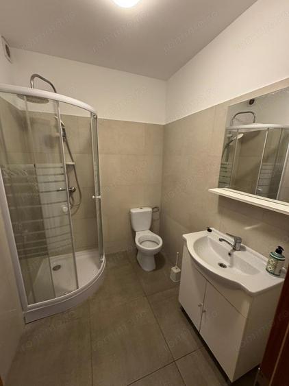 Apartament cu 4 camere semidecomandat în Dumbrăvița