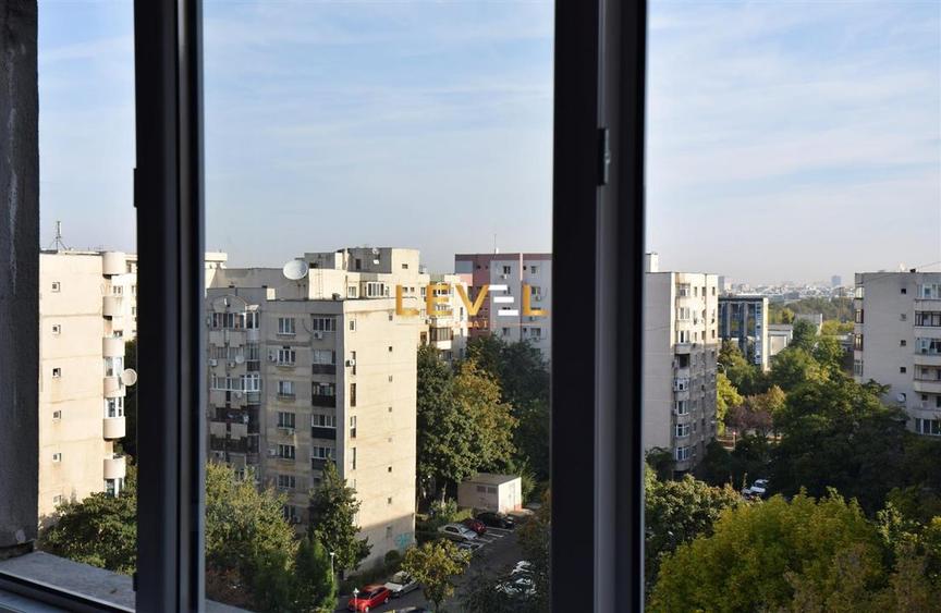 Apartament cu 3 camere semidecomandat, mobilat în 13 Septembrie