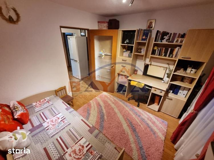 Apartament cu 4 camere decomandat în Central