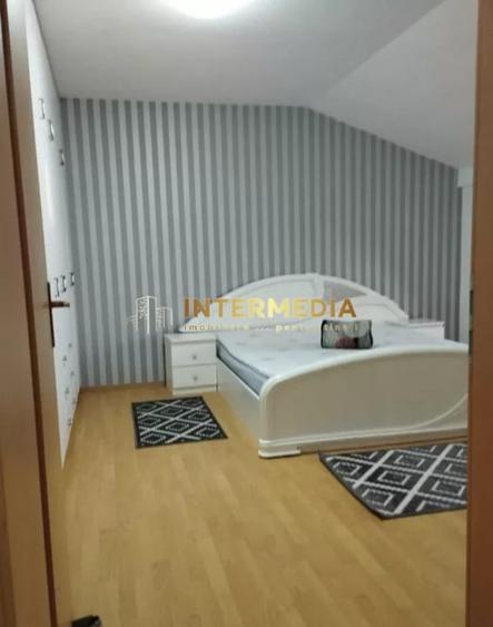 Apartament cu 3 camere decomandat, mobilat în Cetate