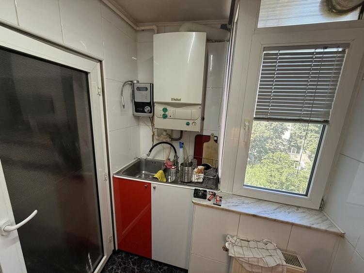 Apartament cu 4 camere decomandat, mobilat în Tomis III