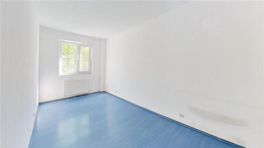 Apartament cu 3 camere decomandat în Exterior Est