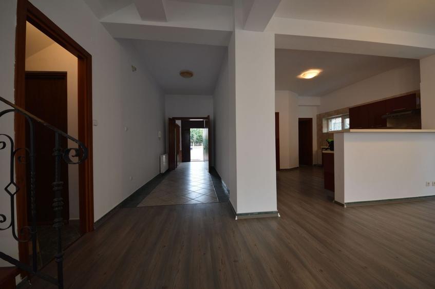 Casă individuală cu 7 camere cu Garaj în Herăstrău