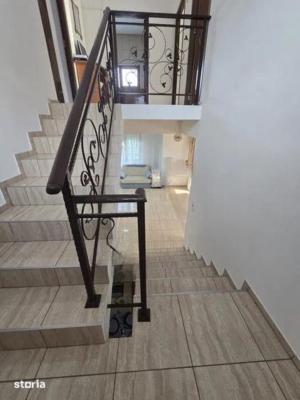 Casă cu 4 camere cu Teren 300 Mp în Agigea