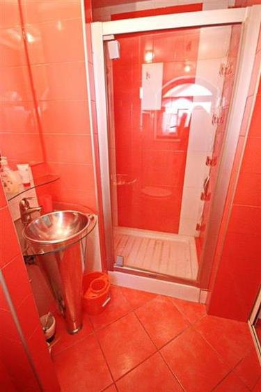 Apartament cu 2 camere decomandat, mobilat în Ultracentral