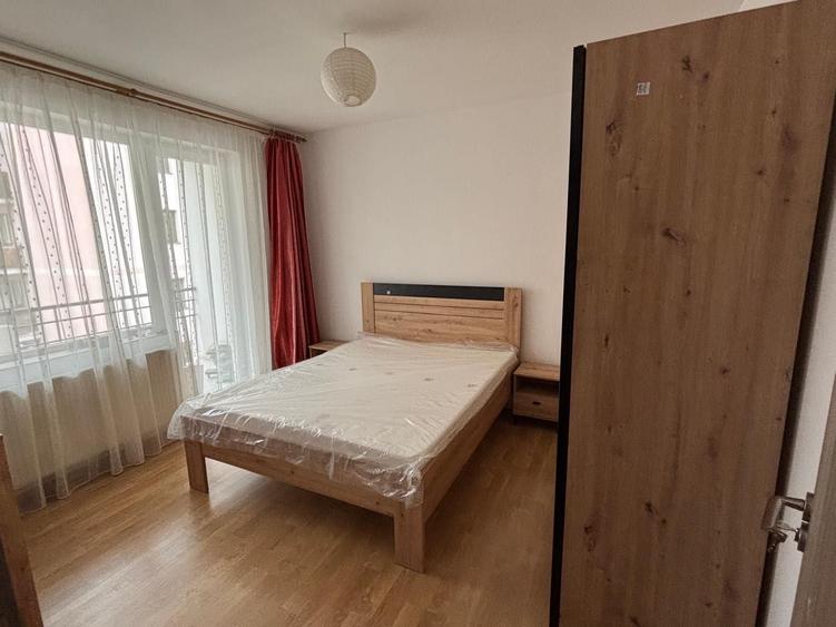 Casă cu 2 camere decomandat în Turnișor