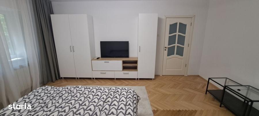 Garsonieră decomandată în Unirii
